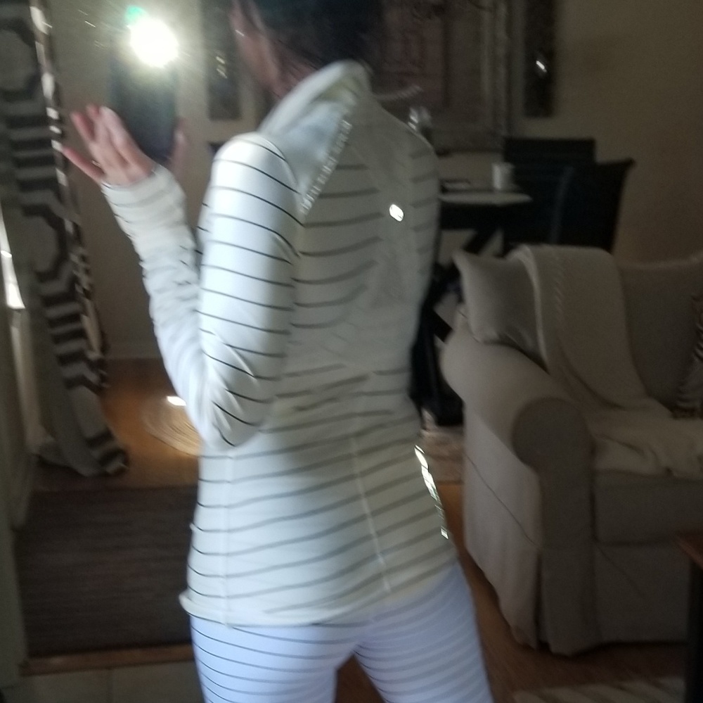 🦄 Lululemon pullover 🦄